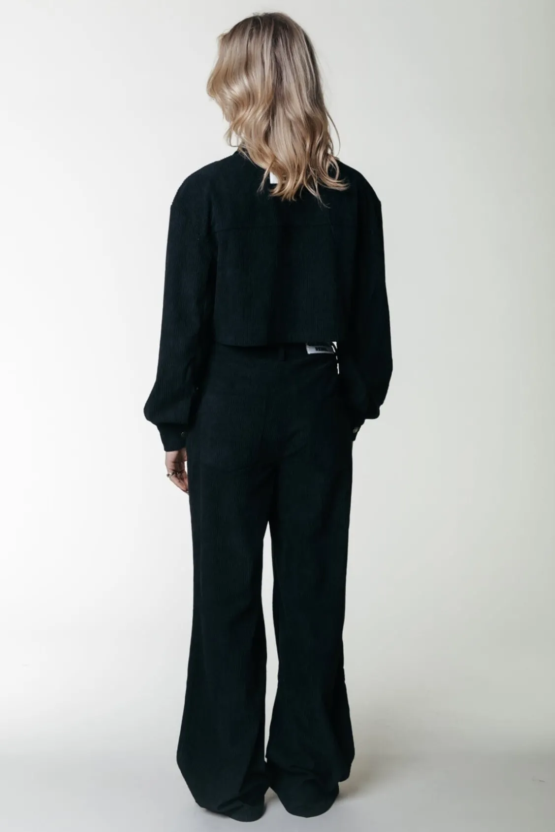 Gaias Corduroy Pants | Black