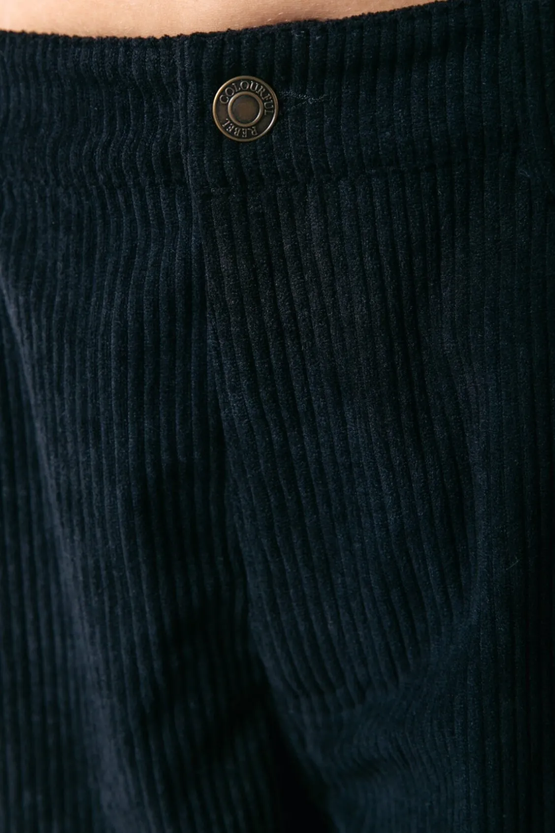 Gaias Corduroy Pants | Black