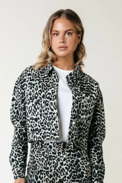 Olle Leopard Cropped Denim Blouse | Beige