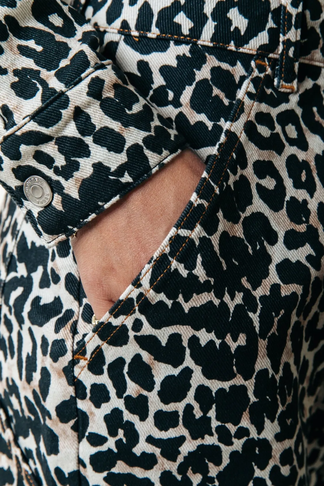 Olle Leopard Cropped Denim Blouse | Beige